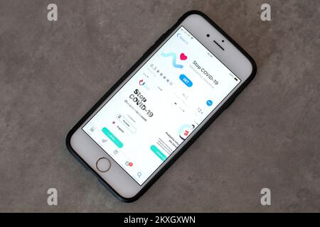 I settori sanitari e IT della Croazia si sono sviluppati e lunedì ha presentato la versione croata dell'app Stop COVID-19 che utilizza dati temporanei e anonimi per informare gli utenti sull'esposizione al coronavirus a Zagabria, Croazia, 28 luglio 2020 Foto: Igor Kralj/PIXSELL Foto Stock