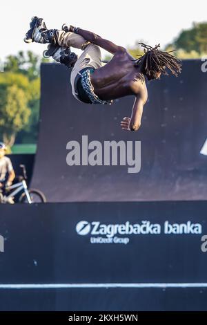 Formazione freestyle in linea al Pannonian Skatepark Panna giorno prima della cerimonia di apertura del XXI Pannonian Challenge a Osijek, Croazia, il 12 agosto 2020. Foto: Davor Javorovic/PIXSELL Foto Stock