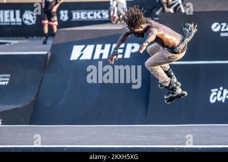 Formazione freestyle in linea al Pannonian Skatepark Panna giorno prima della cerimonia di apertura del XXI Pannonian Challenge a Osijek, Croazia, il 12 agosto 2020. Foto: Davor Javorovic/PIXSELL Foto Stock