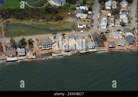 Uragano/tempesta tropicale - East Haven, Conn , 1 settembre 2011 una vista aerea di Cosey Beach mostra alcuni danni alle case a causa dell'uragano Irene. East Haven, CT-September 1, 2011-- una vista ariel di Cosey Beach mostra alcuni danni alle case a causa dell'uragano Irene.. Fotografie relative a disastri e programmi, attività e funzionari di gestione delle emergenze Foto Stock