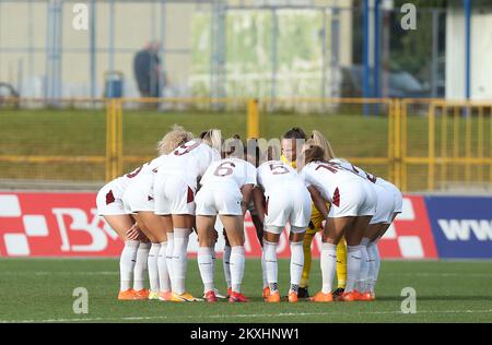 ZAGABRIA, CROAZIA - 18 SETTEMBRE: Giocatori croati prima dell'inizio della partita di qualificazione europea delle donne UEFA tra Croazia e Svizzera il 18 settembre 2020 a Zagabria, Croazia. Foto: Marko Prpic/PIXSELL Foto Stock