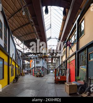 Una foto dell'interno del centro artistico e culturale dell'NDSM. Foto Stock