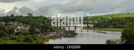 ST GERMANY, CORNOVAGLIA, Regno Unito - 06 GIUGNO 2009: Vista panoramica del viadotto ferroviario sul fiume Tiddy Foto Stock