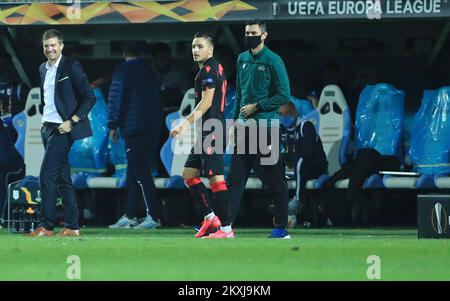 Allenatore di HNK Rijeka Simon Rozman e Andoni Gorosabel di Real Sociedad durante la partita di tappa del Gruppo F della UEFA Europa League tra HNK Rijeka e Real Sociedad allo Stadion HNK Rijeka il 22 ottobre 2020 a Rijeka, Croazia. Foto: Slavko Midzor/PIXSELL Foto Stock