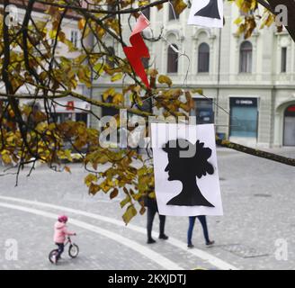 I residenti di Lubiana danno sostegno alle donne in Polonia, a Lubiana, Slovenia, il 01 novembre 2020. La decisione della Corte costituzionale in Polonia ha drasticamente ridotto il diritto all'aborto, che ha provocato proteste di massa in tutta la Polonia, ma ha anche incoraggiato molti paesi europei che forniscono sostegno alle donne in Polonia. Foto: Borut Zivulovic/fa Bobo/PIXSELL Foto Stock