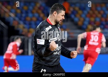 CAIRO, EGITTO - 23 GENNAIO: Portiere Ivan Pesic di Croazia durante il Campionato del mondo IHF di II categoria 27th tra Argentina e Croazia al Cairo Stadium Sports Hall il 23 gennaio 2021 al Cairo, Egitto. Foto: Slavko Midzor/PIXSELL Foto Stock