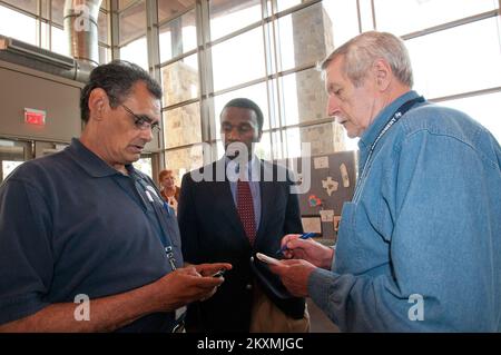 011010111 FEMA partecipa all'evento della comunità della contea di Bastrop. Texas Wildfire. Fotografie relative a disastri e programmi, attività e funzionari di gestione delle emergenze Foto Stock