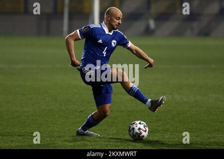 SARAJEVO, BOSNIA-ERZEGOVINA - 31 MARZO: Darko Todorovic di Bosnia durante la Coppa del mondo FIFA 2022 Qatar qualificandosi nel gruppo D tra Bosnia-Erzegovina e Francia il 31 marzo 2021 allo Stadio Grbavica, a Sarajevo. Foto: Armin Durgut/PIXSELL Foto Stock