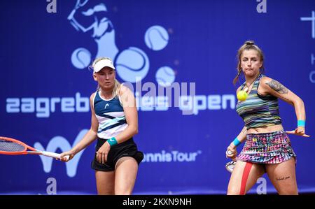 Andreea Prisacariu di Romania e Nika Radisic di Slovenia in azione durante la doppia finale ITF Zageb Ladies Open 2021 torneo di tennis partita contro Barbara Haas d'Austria e Katarzyna Kawa di Polonia al centro di tennis Maksimir a Zagabria, Croazia il 1 maggio 2021. Foto: Josip Regovic/PIXSELL Foto Stock