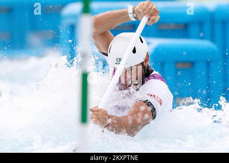 Matija Marinic di Croazia in azione durante i giochi olimpici del 2020 Canoe Slalom Semifinale maschile del C1 al Kasai Canoe Slalom Centre di Tokyo, Giappone il 26 luglio 2021. Foto: Igor Kralj/PIXSELL Foto Stock