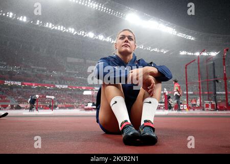 TOKYO, GIAPPONE - 02 AGOSTO: Discous thrower, Sandra Perkovic del Team Croatia, compete nel discous throw atletica il giorno 10 dei Giochi Olimpici di Tokyo 2020 allo Stadio Olimpico del 02 2021 agosto a Tokyo, Giappone. Foto: Igor Kralj/PIXSELL Foto Stock