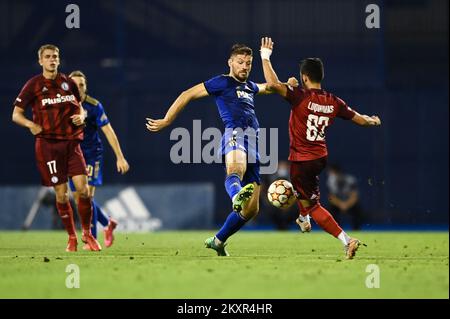 Croazia, Zagabria - 4 AGOSTO 2021 Bruno Petkovic, Luquinhas durante la terza partita di calcio di qualificazione della UEFA Champions League 1 tra Dinamo Zagreb e Legia Varsavia sullo stadio Maksimir. Foto: Josip Regovic/PIXSELL Foto Stock