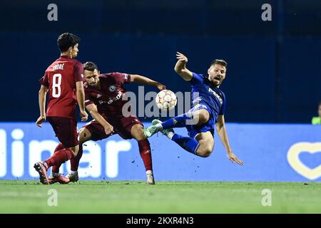 Croazia, Zagabria - 4 AGOSTO 2021 Rafael Lopes, Bruno Petkovic durante la terza partita di calcio di qualificazione della UEFA Champions League 1 tra Dinamo Zagreb e Legia Varsavia sullo stadio Maksimir. Foto: Josip Regovic/PIXSELL Foto Stock