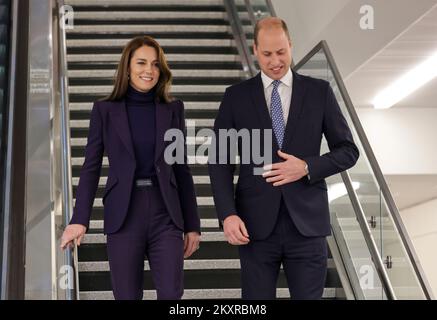 Il Principe e la Principessa del Galles arrivano all'aeroporto internazionale Logan di Boston, Massachusetts, per partecipare alla seconda cerimonia annuale di premiazione Earthshot. Data immagine: Mercoledì 30 novembre 2022. Foto Stock