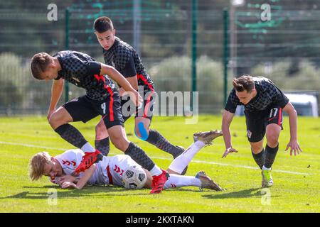 MEDULIN, [CROAZIA] - 08 OTTOBRE: La partita dei croati U18 e della Danimarca U18 al Torneo Internazionale Under 18 friendly il 8 ottobre 2021 a Medulin, Croazia. Niko Garic. Foto: Srecko Niketic/PIXSELL Foto Stock