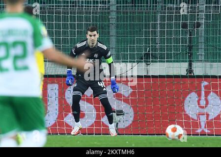 VIENNA, AUSTRIA - 21 OTTOBRE: Goleeper di Dinamo Zagreb Dominik Livakovic in azione durante la partita H del gruppo UEFA Europa League tra Rapid Wien e Dinamo Zagreb allo stadio Allianz il 21 ottobre 2021 a Vienna, Austria. Foto: Marko Lukunic/PIXSELL Foto Stock