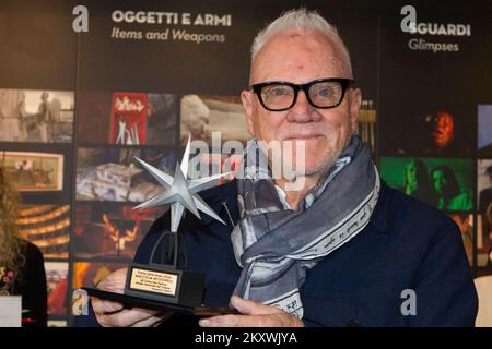 Torino, Italia. 30th Nov 2022. L'attore britannico Malcolm McDowell riceve il Premio Stella della Mole. McDowell è ospite d'onore del Torino Film Festival 40th. Credit: Marco Destefanis/Alamy Live News Foto Stock