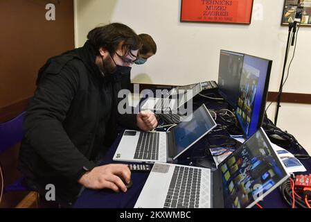 Una conversazione virtuale con l'astronauta Luca Parmitano si è tenuta al Nikola Tesla Technical Museum in occasione della Giornata Nazionale dello spazio. , A Zagabria, Croazia, il 16 dicembre 2021. Foto: Davorin Visnjic/PIXSELL Foto Stock