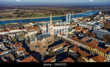 Veduta aerea del centro di Osijek, Croazia il 21 novembre 2021. Foto: Davor Javorovic/PIXSELL Foto Stock