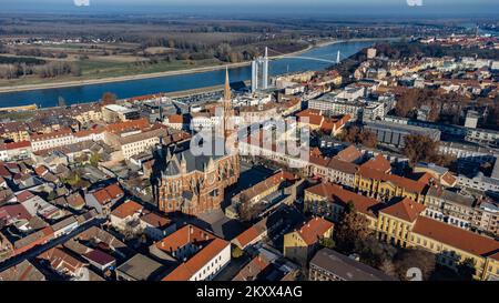 Veduta aerea del centro di Osijek, Croazia il 21 novembre 2021. Foto: Davor Javorovic/PIXSELL Foto Stock