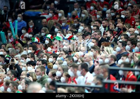 BUDAPEST, UNGHERIA - 16 GENNAIO: Tifosi durante la partita maschile EHF EURO 2022 tra Portogallo e Ungheria all'Arena multifunzionale del 16 gennaio 2022 a Budapest, Ungheria. Foto: Sanjin Strukic/PIXSELL Foto Stock