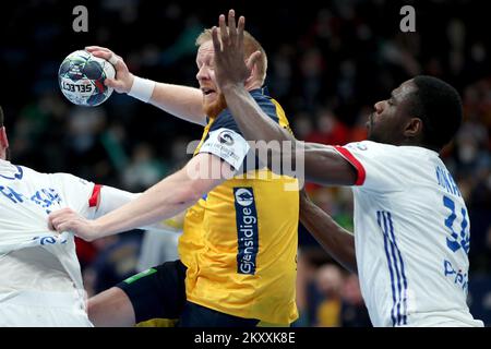 Jim Gottfridsson di Svezia in azione durante il Men's EHF EURO 2022 SemiFinal Match tra Francia e Svezia al MVM Dome il 28 gennaio 2022 a Budapest, Ungheria. Foto: Sanjin Strukic/PIXSELL Foto Stock