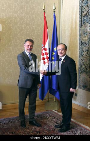 Oggi il Presidente del Parlamento croato Gordan Jandrokovic ha ricevuto la visita inaugurale dell'Ambasciatore della Repubblica popolare Cinese Qi Qianjin. , A Zagabria, Croazia, il 09 febbraio 2022. Foto: Patrik Macek/PIXSELL Foto Stock