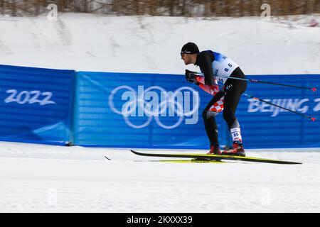 Marko Skender del Team Croatia compete durante le Men's Cross-Country Sci 15km Classic il giorno 7 di Pechino 2022 Olimpiadi invernali presso il National Cross-Country Sci Centre il 11 febbraio 2022 a Zhangjiakou, Cina. Foto: Jaki Franja/PIXSELL Foto Stock