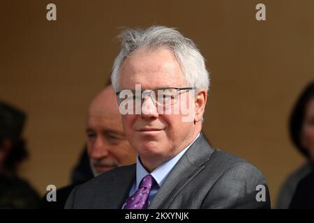 Ambasciatore degli Stati Uniti in Bosnia-Erzegovina Michael Murphy visita la sede centrale dell'EUFOR a Camp Butmir, a Sarajevo, in Bosnia-Erzegovina, il 16 marzo 2022. Foto: Armin Durgut/PIXSELL Foto Stock