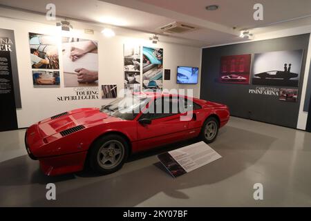 La Ferrari 308 GTR 1980 viene raffigurata durante la mostra la Grande bellezza alla Gallery Kortil di Rijeka, Croazia, il 06 aprile 2022. La Grande bellezza è una mostra dedicata al design automobilistico italiano. Foto: Goran Kovacic/PIXSELL Foto Stock