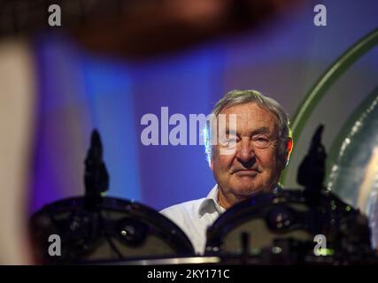 Alla Fiera di Zagabria, il concerto è stato tenuto dal batterista e fondatore della band Pink Floyd Nick Mason come parte del suo tour Sauterful of Secrets di Nick Mason. Foto: Zeljko Hladika/PIXSELL Foto Stock