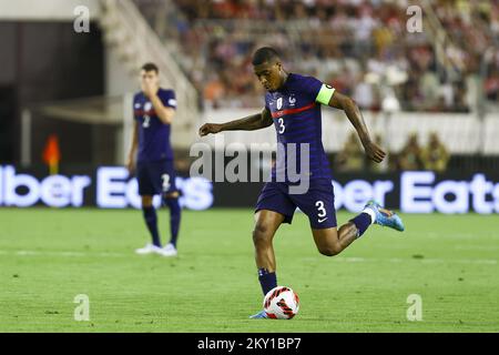 SPALATO, CROAZIA - 06 GIUGNO: Presnel Kimpembe di Francia controlla una palla durante la UEFA Nations League Una partita di Gruppo 1 tra Croazia e Francia allo Stadion Poljud il 6 giugno 2022 a Spalato, Croazia. Foto: Miroslav Lelas/PIXSELL Foto Stock