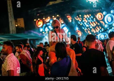 Performance di DJ Oliver Heldens nella seconda notte del Festival Ultra Europe tenutosi a Spalato, Croazia, il 09 2022 luglio. Foto: Zvonimir Barisin/PIXSELL Foto Stock