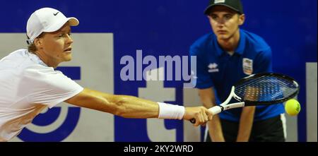 UMAGO, CROAZIA - 30 LUGLIO: Il peccatore d'Italia Jannik gioca contro Franco Agamenone d'Italia durante la singola semifinale di menâ il giorno 7 del 2022 Croazia Apri Umago allo Stadio ATP Goran Ivanisevic il 30 luglio 2022 a Umago, Croazia. Foto: Jurica Galoic/PIXSELL Foto Stock