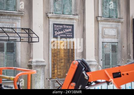 L'Hotel Grand, una rovina della Guerra di Patria nel 1991, rappresenterà le rovine della seconda Guerra Mondiale in un nuovo film. Tutto viene lentamente preparato per le riprese e, sebbene non siano stati rivelati molti dettagli, ciò che è noto è che le rovine saranno uno dei luoghi in cui si svolgeranno le riprese nella seconda metà di settembre.il film sarà dedicato al leggendario fotografo della rivista Vogue, Lee Miller, Che sarà giocato da Kate Winslet (46). Il film è anche impostato per la stella Jude Law (49) e Marion Cotillard (46), a Dubrovnik, Croazia, il 29 agosto. 2022. Foto: Grgo Jelavic/PIXSELL Foto Stock