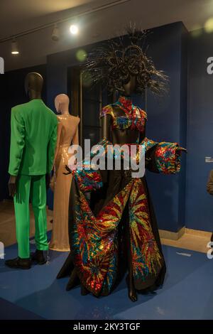 Spettacolo di couturissime di Thierry Mugler al Brooklyn Museum of Art di Brooklyn, New York Foto Stock