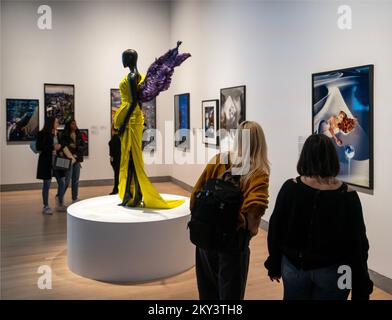 Spettacolo di couturissime di Thierry Mugler al Brooklyn Museum of Art di Brooklyn, New York Foto Stock