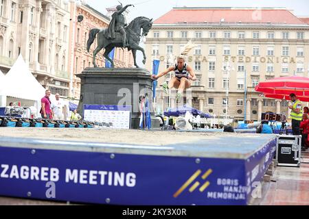 ZAGABRIA, CROAZIA - 09 SETTEMBRE: Ottavia Cestonaro d'Italia compete nel Triple Jump femminile durante il World Athletics Continental Tour Gold 2022 - 72nd Boris Hanzekovic Memorial a Ban Josip Jelacic Square il 9 settembre 2022 a Zagabria, Croazia. Foto di Goran Stanzl/PIXSELL Foto Stock