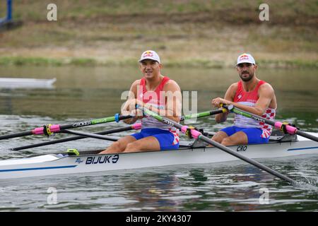 I vogatori croati Martin e Valent Sinkovic durante la Media Day al Lago Jarun prima della partenza per i Campionati Mondiali di canottaggio, a Zagabria, in Croazia, il 15 settembre 2022. I Campionati Mondiali di canottaggio 2022 si svolgeranno il 18-25 settembre 2022 a Racice, Repubblica Ceca. Foto: Davor Puklavec/PIXSELL Foto Stock
