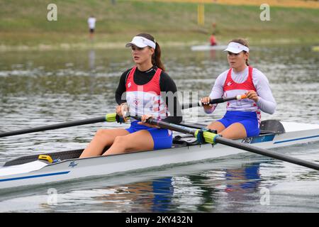 I vogatori croati Ivana e Josipa Jurkovic durante la Media Day al Lago Jarun prima della partenza per i Campionati Mondiali di canottaggio, a Zagabria, in Croazia, il 15 settembre 2022. I Campionati Mondiali di canottaggio 2022 si svolgeranno il 18-25 settembre 2022 a Racice, Repubblica Ceca. Foto: Davor Puklavec/PIXSELL Foto Stock