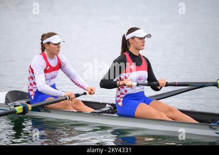 I vogatori croati Ivana e Josipa Jurkovic durante la Media Day al Lago Jarun prima della partenza per i Campionati Mondiali di canottaggio, a Zagabria, in Croazia, il 15 settembre 2022. I Campionati Mondiali di canottaggio 2022 si svolgeranno il 18-25 settembre 2022 a Racice, Repubblica Ceca. Foto: Davor Puklavec/PIXSELL Foto Stock
