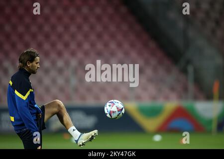 Formazione della nazionale montenegrina allo stadio Bilo Polje di Zenica, Bosnia-Erzegovina, il 22 settembre 2022. Il Montenegro giocherà domani una partita della UEFA Nations League contro la Bosnia-Erzegovina. Foto: Armin Durgut/PIXSELL Foto Stock