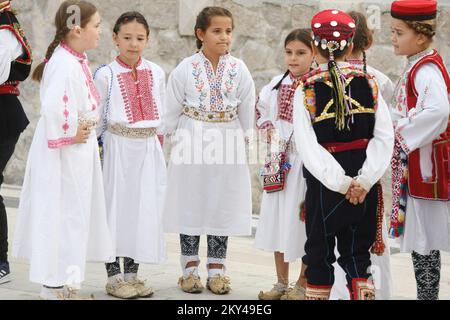 Festival Internazionale del Folklore per bambini tenutosi a Sibenik, Croazia, il 24 settembre 2022. Foto: Hrvoje Jelavic/PIXSELL Foto Stock