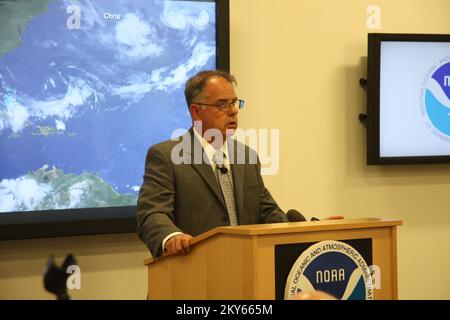 Silver Spring, Md., 23 maggio 2013 Joseph L. Nimmich, Amministratore associato FEMA per l'Ufficio di Risposta e recupero, parlando al 2013 Atlantic Hurricane Rollout.. Fotografie relative a disastri e programmi, attività e funzionari di gestione delle emergenze Foto Stock