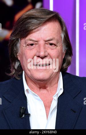 Milano, Italia. 01st Dec, 2022. Milano, TV broadcast 'il club della Coppa del mondo' - Adriano Panatta Credit: Agenzia indipendente per le foto/Alamy Live News Foto Stock