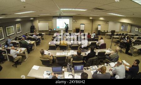 Oklahoma Kicks Off Safe Schools 101 Initiative. Oklahoma gravi tempeste e tornado. Fotografie relative a disastri e programmi, attività e funzionari di gestione delle emergenze Foto Stock