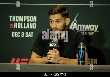 Orlando, FL, Orlando, FL, Stati Uniti. 30th Nov 2022. Orlando, FL - 30 NOVEMBRE: Matt Schnell parla con la stampa davanti alla UFC Fight Night Orlando - Thompson vs Holland il 30 novembre 2022 a Orlando, FL, Stati Uniti. (Credit Image: © Matt Davies/PX Imagens via ZUMA Press Wire) Credit: ZUMA Press, Inc./Alamy Live News Foto Stock