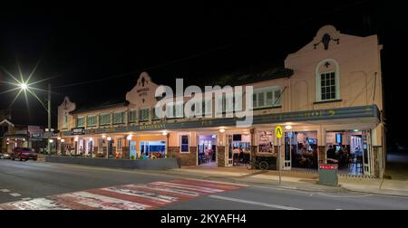 L'Imperial Hotel, un pub/hotel di campagna del nord del New South wales, è stato costruito nel 1931 in stile Art Deco, a Murwillumbah, nuovo Galles del sud, australia Foto Stock