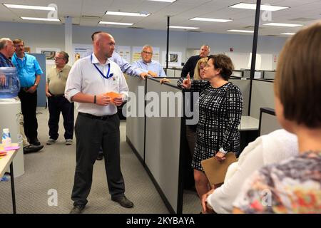 Elizabeth Zimmerman visita l'Area Field Office in Iowa. Iowa forti tempeste, tornado, venti in linea retta e inondazioni. Fotografie relative a disastri e programmi, attività e funzionari di gestione delle emergenze Foto Stock