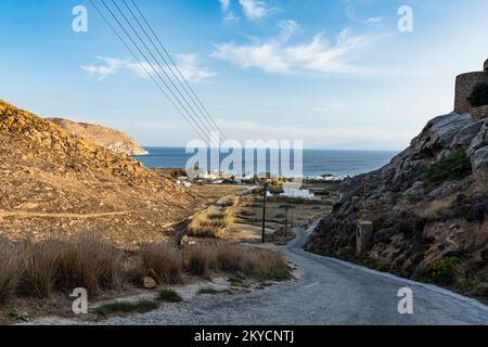 Strada che conduce alla spiaggia di Agrari, Mykonos, Grecia Foto Stock